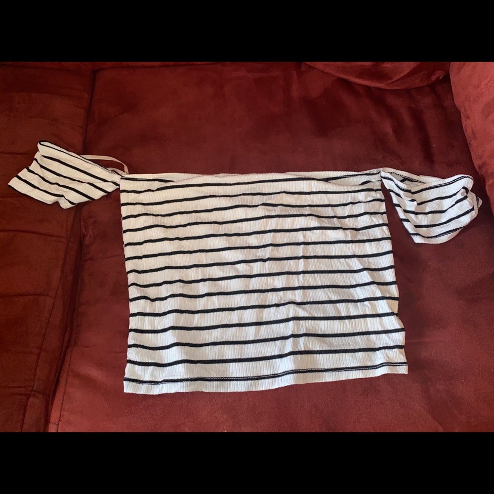 OFF SHOULDER STRIPED TOP